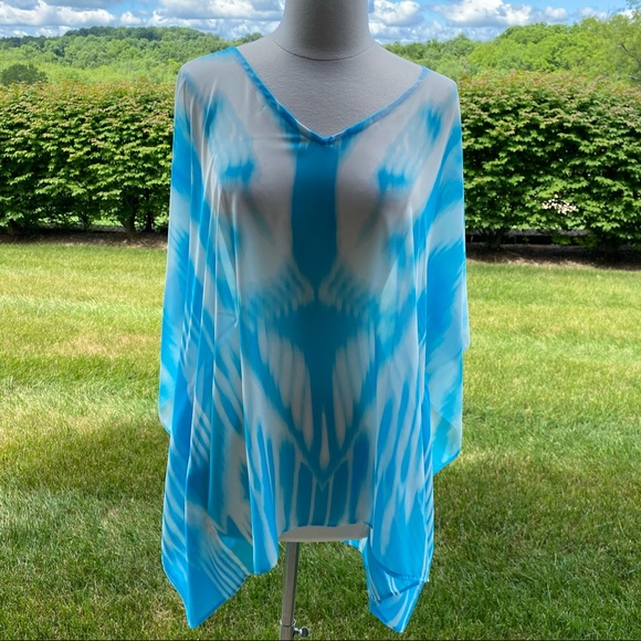 Chico’s Luna Ikat Peri Poncho - Picture 1 of 15